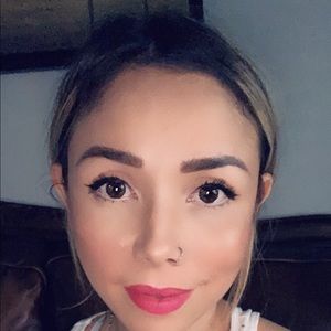 Meet your Posher, Zulay